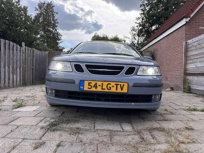 Grijs Gebruikt 2003 Saab 9-3 Vector Sedan | € 2.500 (Eerlijke prijs) - Afbeelding 1/4
