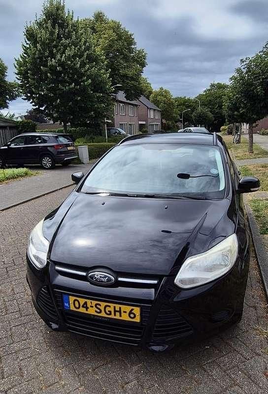 Zwart Gebruikt 2011 Ford Focus Trend Stationwagen | € 4.800 (Eerlijke prijs) - Afbeelding 1/4