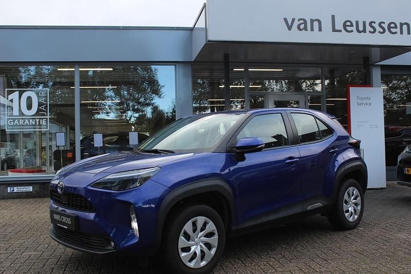Blauw Gebruikt 2024 Toyota Yaris Hybrid SUV | € 24.999 (Super prijs) - Afbeelding 1/1