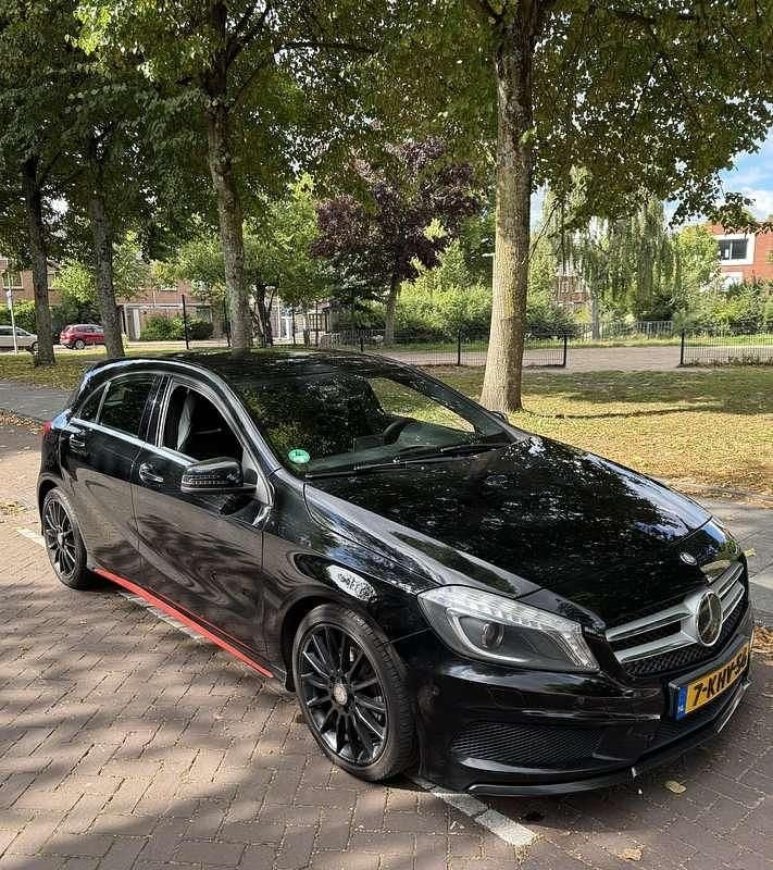 Zwart Gebruikt 2013 Mercedes A180 Ambition Stationwagen | € 11.000 (Eerlijke prijs) - Afbeelding 1/4