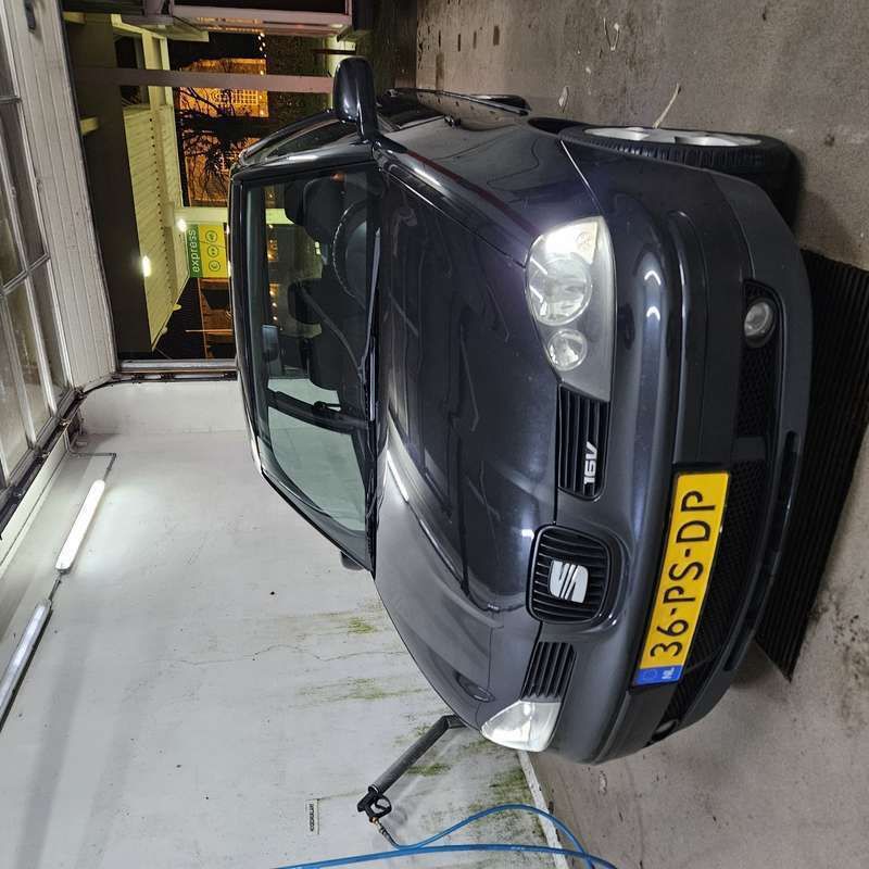 Zwart Gebruikt 2004 Seat Arosa Sport Hatchback | € 1.950 (Iets duurder) - Afbeelding 1/4