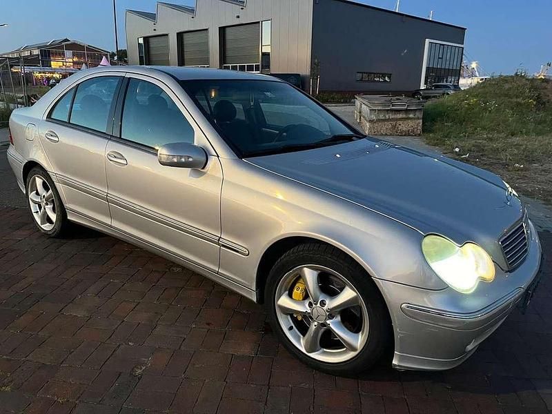 Grijs Gebruikt 2004 Mercedes C270 Avantgarde Sedan | € 5.250 - Afbeelding 1/4