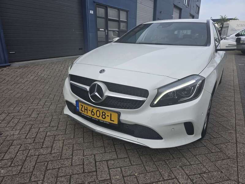Wit Gebruikt 2017 Mercedes A180 Prestige Stationwagen | € 17.500 (Eerlijke prijs) - Afbeelding 1/4
