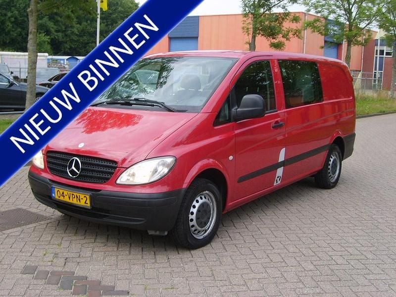 Rood Gebruikt 2008 Mercedes Vito MPV | € 5.975 (Eerlijke prijs) - Afbeelding 1/4