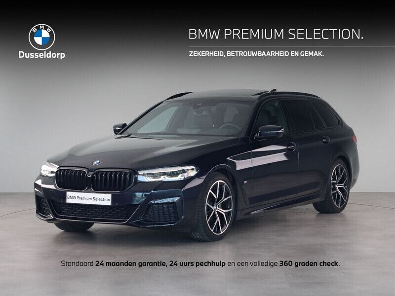 Zwart Gebruikt 2023 BMW 520 M Sport Stationwagen | € 50.450 - Afbeelding 1/4
