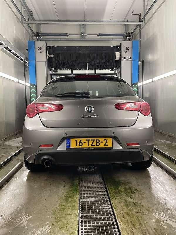 Occasion Alfa Romeo Giulietta Distinctive 170 PK (125 kW) 2012 Grijs Hatchback