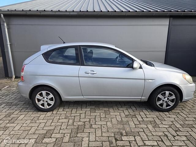 Occasion Hyundai Accent Dynamiq 97 PK (71 kW) 2006 Grijs Hatchback