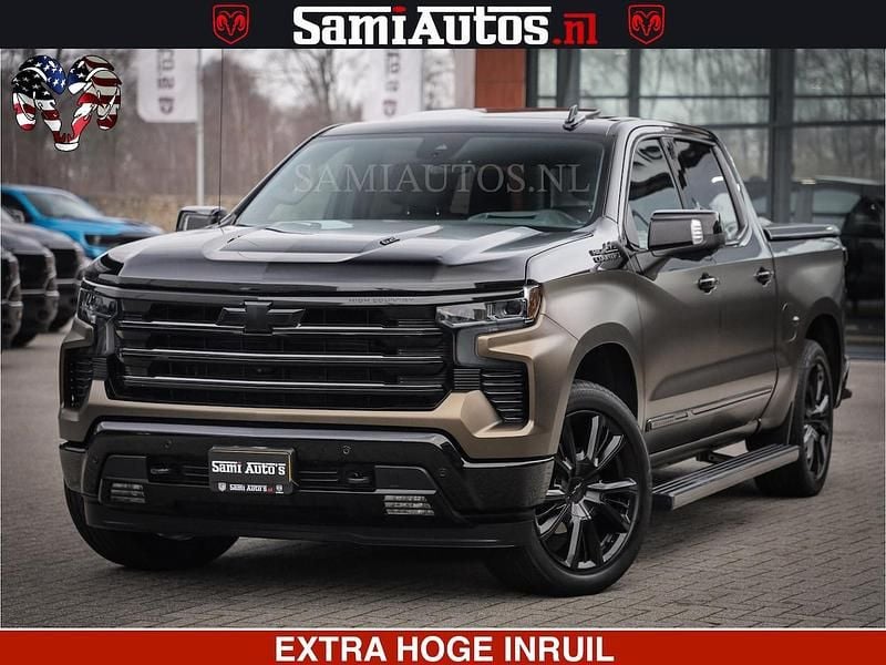 Zwart Occasion 2024 Chevrolet Silverado Pickup | € 64.950 (Eerlijke prijs) - Afbeelding 1/4