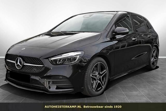 Zwart Gebruikt 2024 Mercedes B200 AMG line MPV | € 45.950 - Afbeelding 1/4
