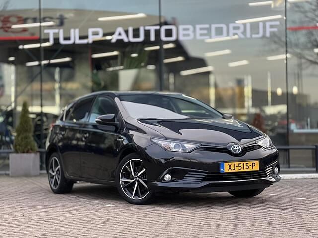 Zwart Occasion 2018 Toyota Auris Executive Hatchback | € 14.999 (Eerlijke prijs) - Afbeelding 1/4