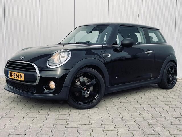 Zwart Gebruikt 2014 Mini ONE Pepper Hatchback | € 6.749 (Duur) - Afbeelding 1/4
