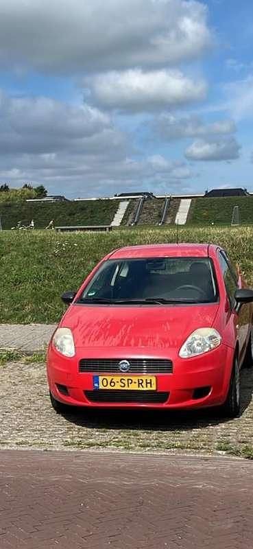 Rood Gebruikt 2006 Fiat Punto Hatchback | € 800 (Goede deal) - Afbeelding 1/4