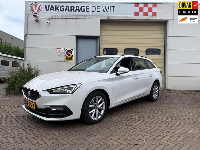 Wit Gebruikt 2022 Seat Leon Business Stationwagen | € 19.999 (Goede deal) - Afbeelding 1/4