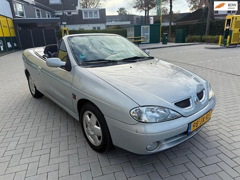 Grijs Occasion 2002 Renault Mégane Cabriolet Sportway Cabriolet | € 1.295 - Afbeelding 1/4