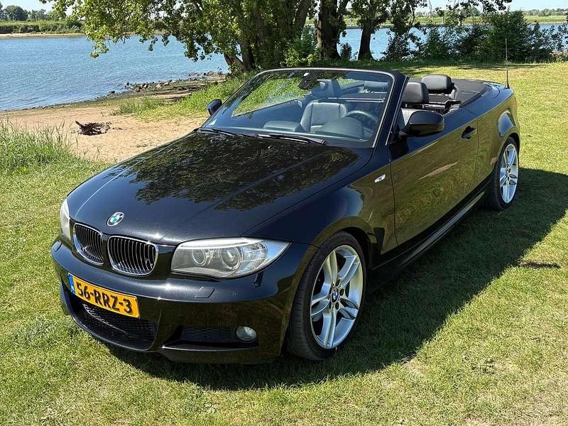 Zwart Gebruikt 2011 BMW 118 Cabriolet Executive Cabriolet | € 11.250 (Eerlijke prijs) - Afbeelding 1/4