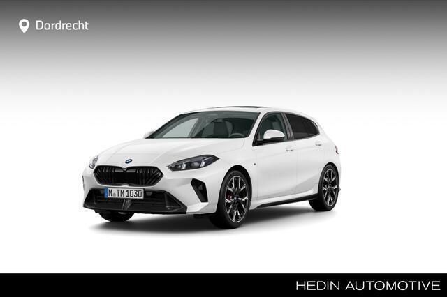 Wit Nieuw 2025 BMW 120 M Sport Hatchback | € 53.147 (Eerlijke prijs) - Afbeelding 1/4