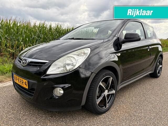Zwart Gebruikt 2010 Hyundai i20 Dynamiq Hatchback | € 2.990 (Eerlijke prijs) - Afbeelding 1/4