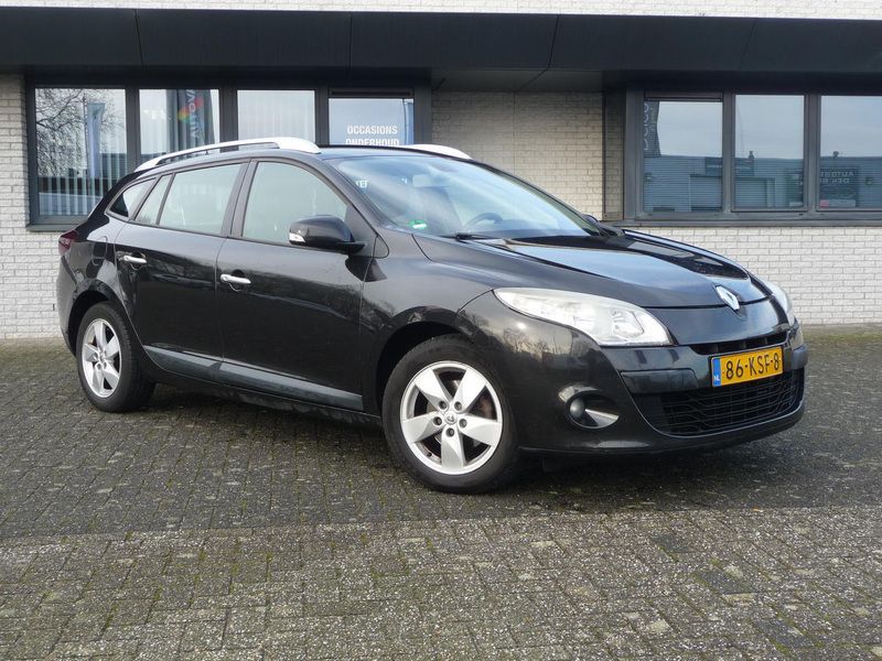 Zwart Gebruikt 2010 Renault Mégane GrandTour Dynamique Stationwagen | € 2.900 (Iets duurder) - Afbeelding 1/4