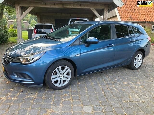 Blauw Gebruikt 2016 Opel Astra Edition Stationwagen | € 5.250 (Eerlijke prijs) - Afbeelding 1/4