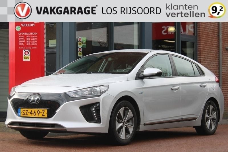 Grijs Gebruikt 2018 Hyundai Ioniq Comfort Sedan | € 12.695 (Eerlijke prijs) - Afbeelding 1/4