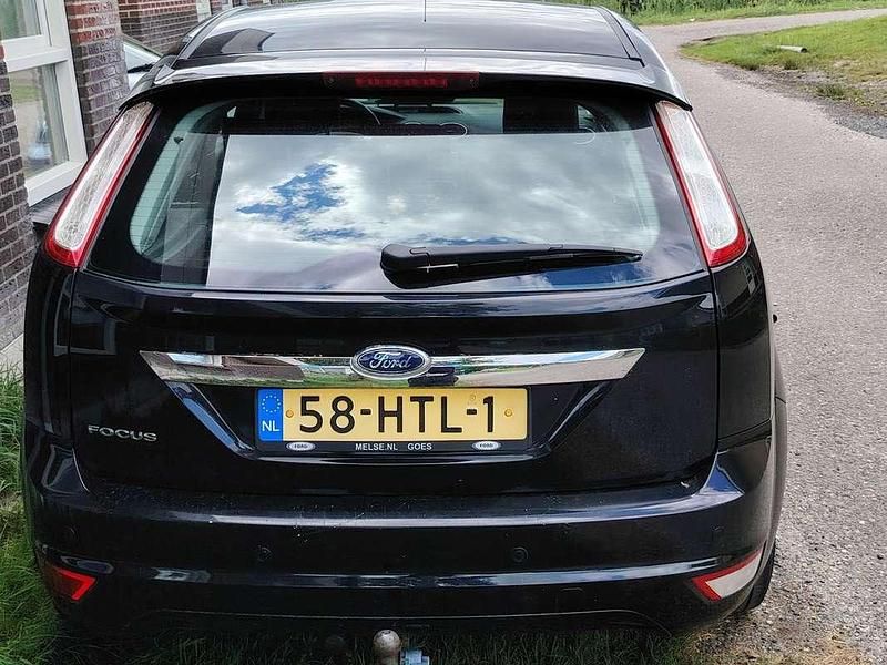 Occasion 2009 Ford Focus Titanium Hatchback | € 1.100 (Super prijs) - Afbeelding 1/4