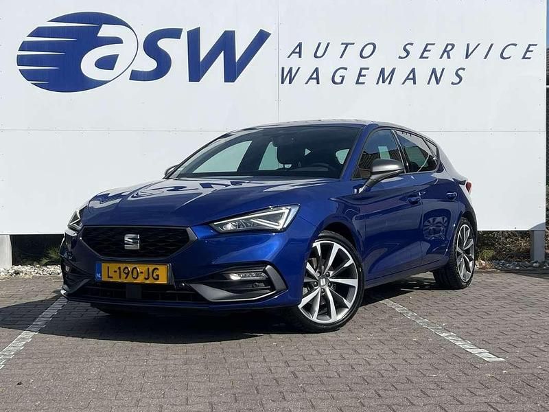 Blauw Gebruikt 2021 Seat Leon Business Hatchback | € 24.950 (Eerlijke prijs) - Afbeelding 1/4