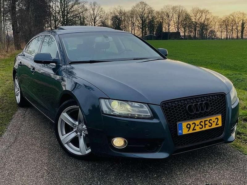 Grijs Occasion 2010 Audi A5 Hatchback | € 10.500 (Eerlijke prijs) - Afbeelding 1/4