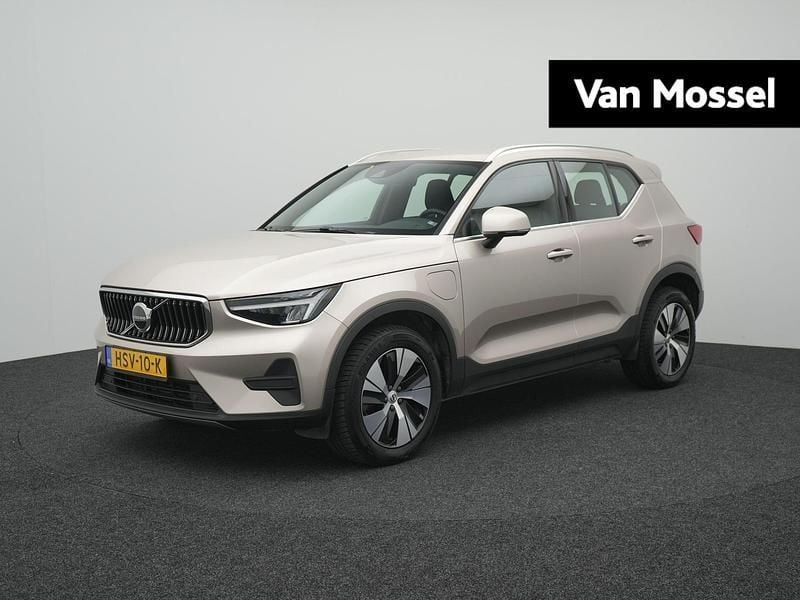 Grijs Gebruikt 2022 Volvo XC40 Core SUV | € 33.900 (Super prijs) - Afbeelding 1/4