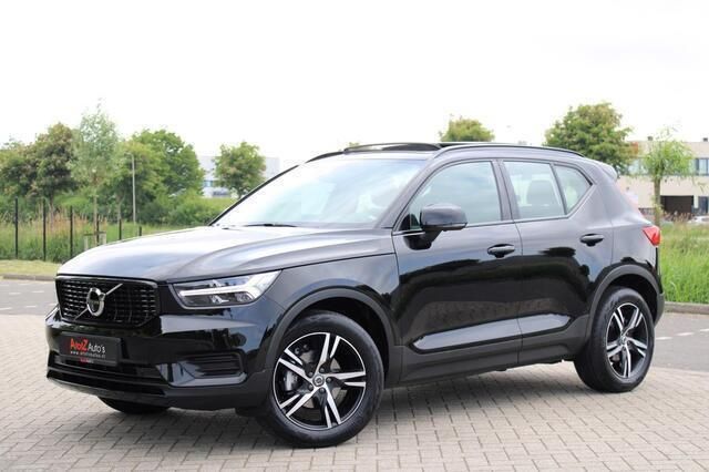 Zwart Gebruikt 2020 Volvo XC40 R-Design SUV | € 29.995 (Eerlijke prijs) - Afbeelding 1/4