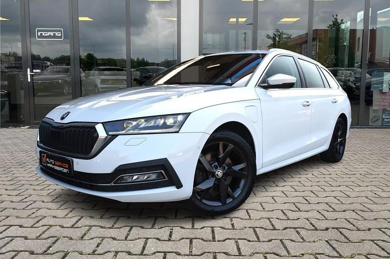 Wit Gebruikt 2022 Skoda Octavia Business Line Stationwagen | € 22.900 (Goede deal) - Afbeelding 1/4