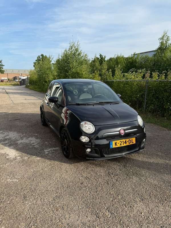 Zwart Gebruikt 2015 Fiat 500 Sport Sedan | € 6.499 (Eerlijke prijs) - Afbeelding 1/4