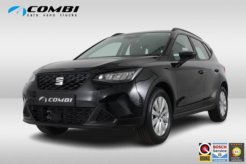 Zwart Gebruikt 2023 Seat Arona Style SUV | € 19.950 (Eerlijke prijs) - Afbeelding 1/4