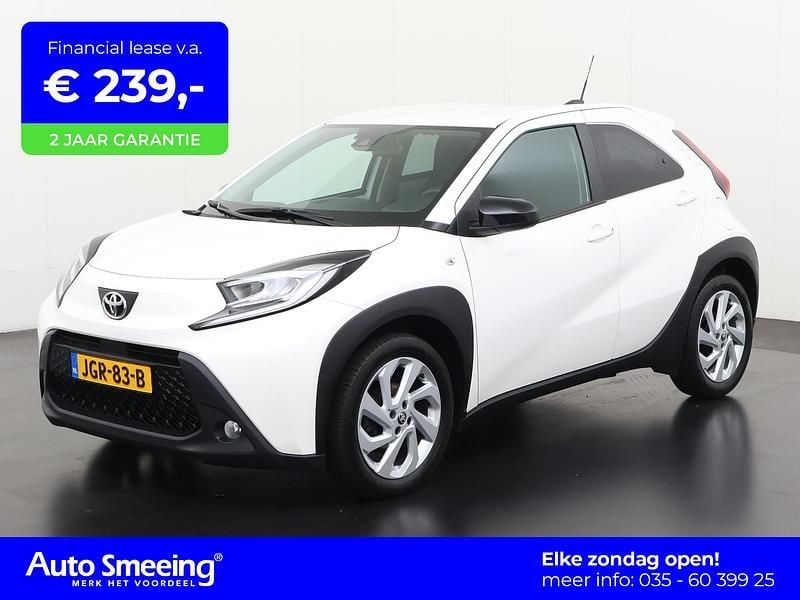 Wit Gebruikt 2022 Toyota Aygo Envy Hatchback | € 18.945 (Eerlijke prijs) - Afbeelding 1/4