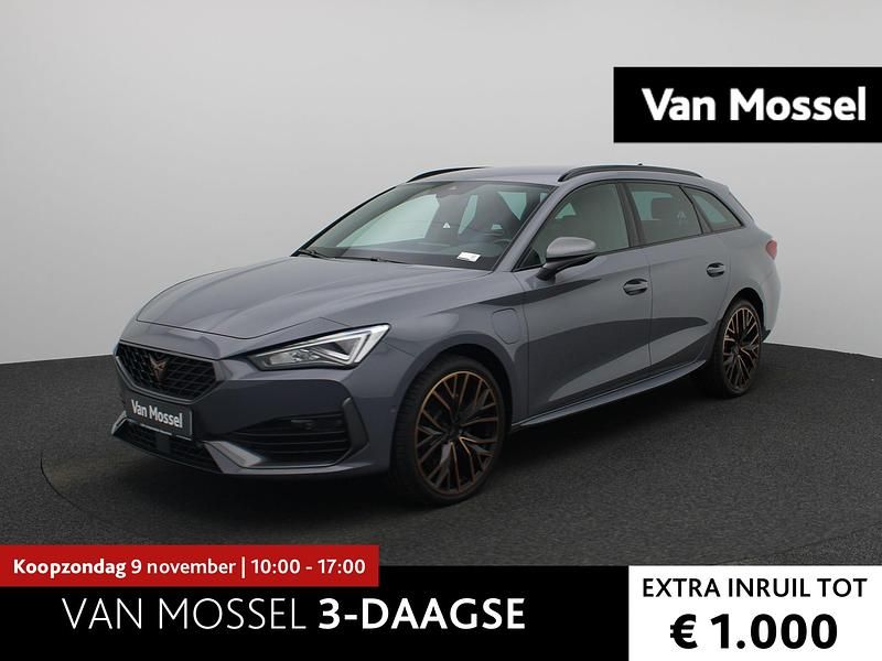Grijs Gebruikt 2021 Cupra Leon VZ Stationwagen | € 28.900 (Duur) - Afbeelding 1/4