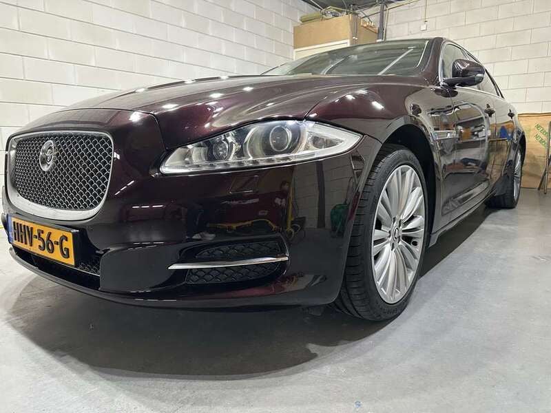 Rood Gebruikt 2010 Jaguar XJ Portfolio Sedan | € 28.000 (Eerlijke prijs) - Afbeelding 1/4