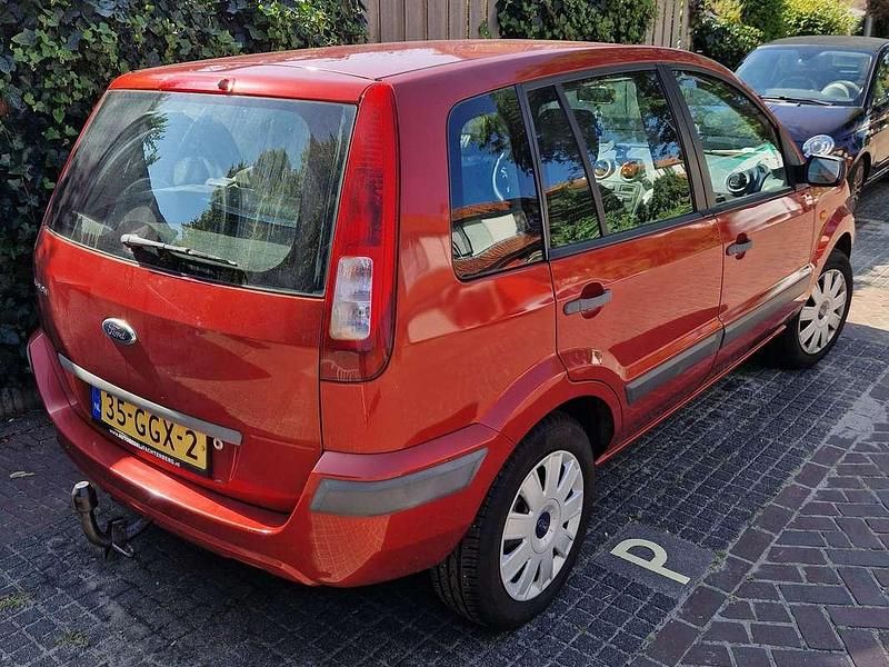 Rood Gebruikt 2008 Ford Fusion MPV | € 3.000 (Eerlijke prijs) - Afbeelding 1/4