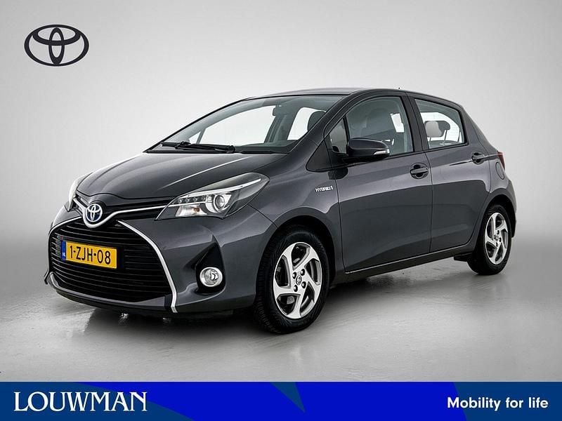 Grijs Gebruikt 2015 Toyota Yaris Hybrid Hatchback | € 12.945 (Eerlijke prijs) - Afbeelding 1/4