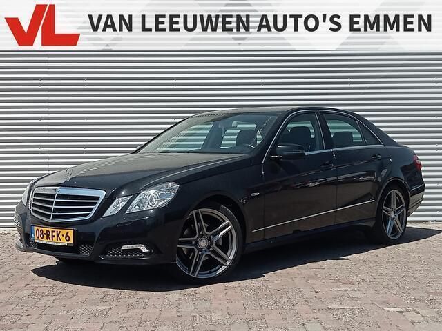 Zwart, metallic lak Gebruikt 2010 Mercedes E200 Avantgarde Sedan | € 10.900 (Eerlijke prijs) - Afbeelding 1/4