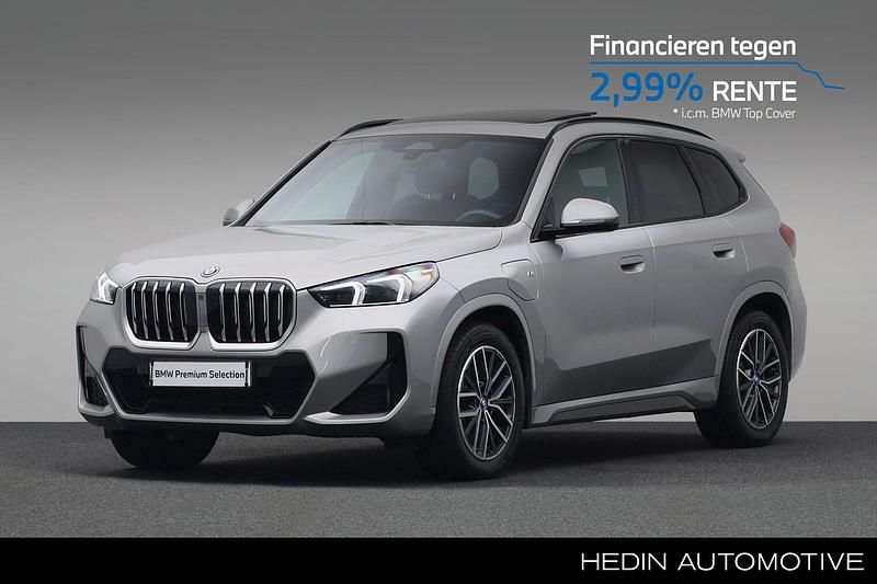 Spacesilber metallic (grijs metallic) Gebruikt 2024 BMW X1 Comfort Edition SUV | € 58.880 (Iets duurder) - Afbeelding 1/4