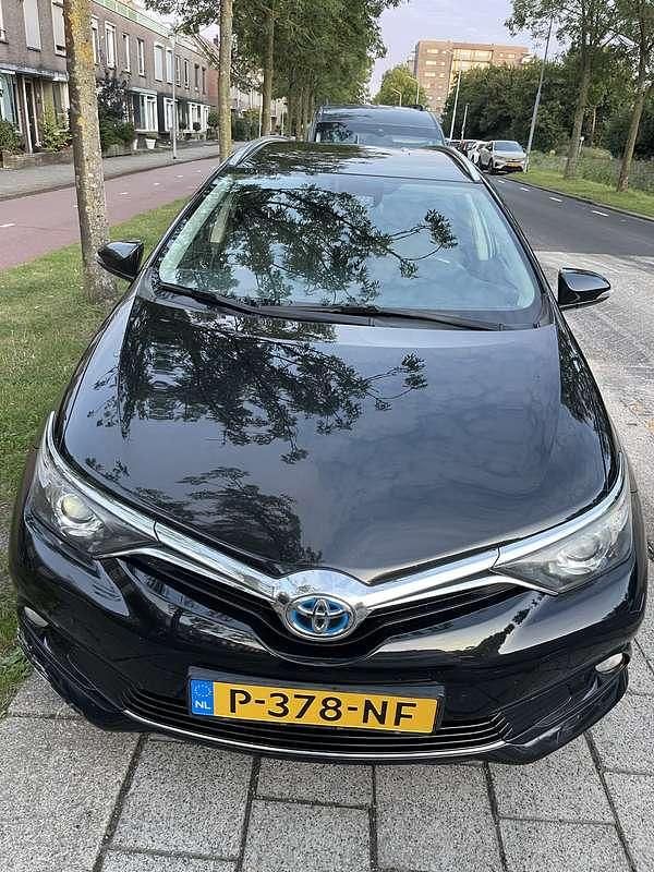 Zwart Gebruikt 2016 Toyota Auris MPV | € 8.350 (Duur) - Afbeelding 1/4