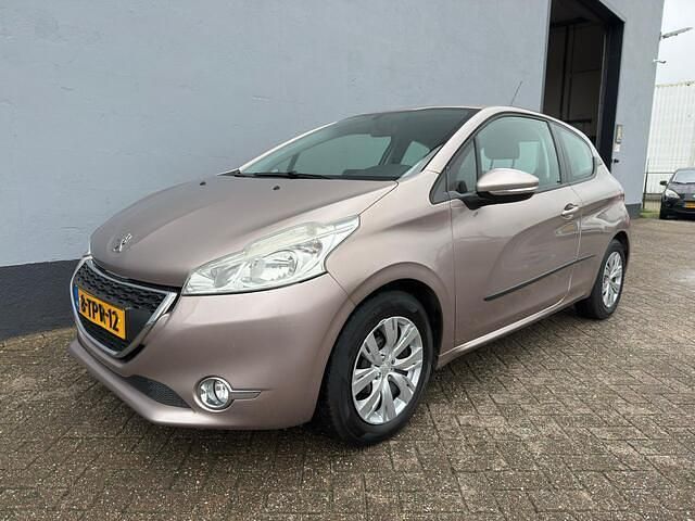 Grijs Gebruikt 2014 Peugeot 208 Active Hatchback | € 6.450 (Goede deal) - Afbeelding 1/4