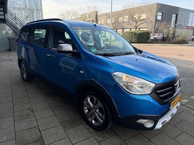 Occasion Dacia Lodgy Stepway 116 PK (85 kW) 2017 Blauw MPV