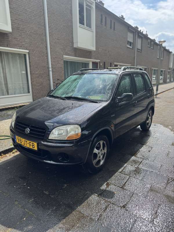 Zwart Gebruikt 2002 Suzuki Ignis Hatchback | € 1.500 (Eerlijke prijs) - Afbeelding 1/4