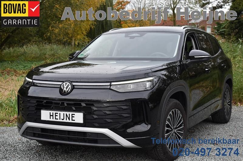 Zwart Gebruikt 2025 VW Tayron Life SUV | € 47.945 - Afbeelding 1/4