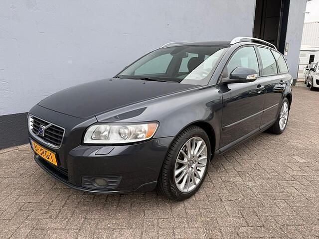 Grijs Gebruikt 2009 Volvo V50 Stationwagen | € 3.250 (Eerlijke prijs) - Afbeelding 1/4