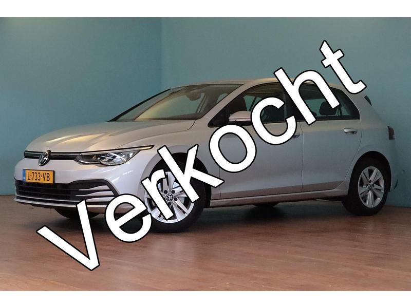 Zilver Gebruikt 2021 VW Golf VIII Life Hatchback | € 18.899 (Goede deal) - Afbeelding 1/3