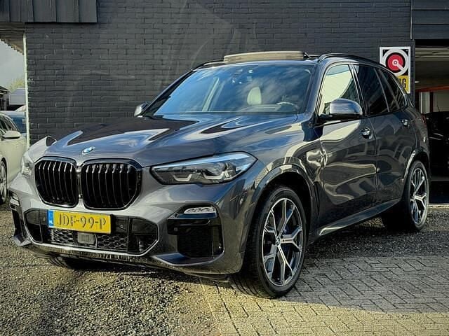 Grijs Gebruikt 2019 BMW X5 Executive SUV | € 47.950 (Goede deal) - Afbeelding 1/4