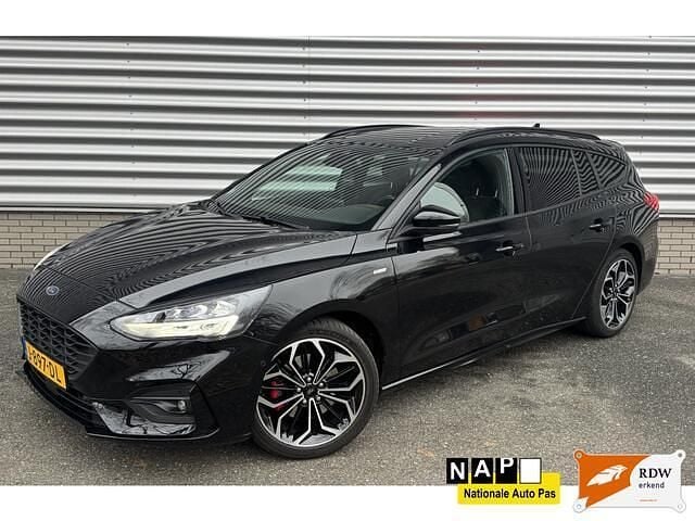 Zwart (metallic) Occasion 2020 Ford Focus ST Stationwagen | € 14.995 (Super prijs) - Afbeelding 1/4