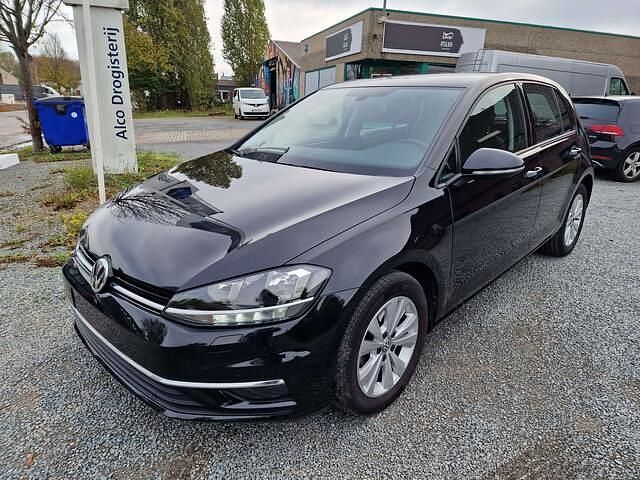 Zwart Occasion 2020 VW Golf Comfortline Sedan | € 21.000 (Eerlijke prijs) - Afbeelding 1/4