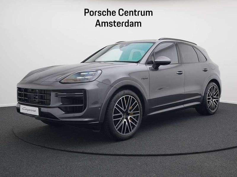 Grijs Nieuw 2025 Porsche Cayenne Turbo E-Hybrid SUV | € 260.588 (Duur) - Afbeelding 1/4